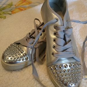 Vera Wang Sneakers